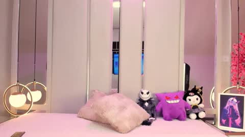 Vesper Velvet  online show from November 4, 8:41 pm