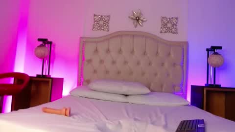 vetania blake online show from December 22, 12:13 pm