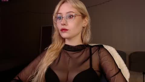 Snapshot of vetta_dey chatting on July 22, 1:52 am Iva online show from July 22, 1:52 am