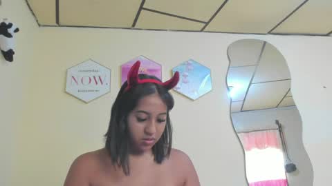 Snapshot of vfridaper chatting on June 27, 1:28 pm Frida online show from June 27, 1:28 pm