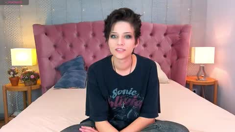 Snapshot of via_mayer chatting on September 26, 9:19 pm Via online show from September 26, 9:19 pm