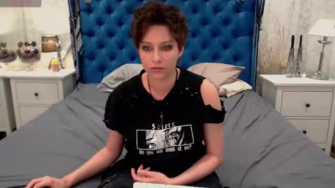 Snapshot of via_mayer chatting on February 2, 5:28 am Via online show from February 2, 5:28 am