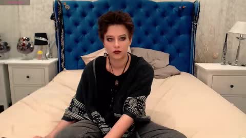 Snapshot of via_mayer chatting on February 12, 10:05 pm Via online show from February 12, 10:05 pm