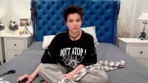 Via online show from March 3, 9:10 pm