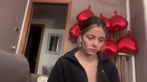 Snapshot of viajemos chatting on May 18, 7:41 pm papichulo y mamichula online show from May 18, 7:41 pm