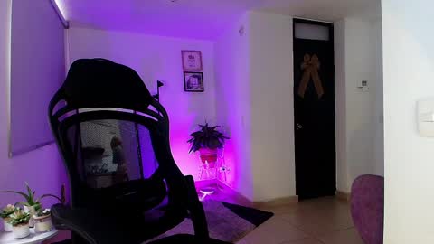 Vianca Cruz online show from April 12, 8:25 pm