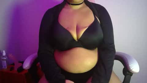 vibe_xxxo online show from March 29, 5:07 am