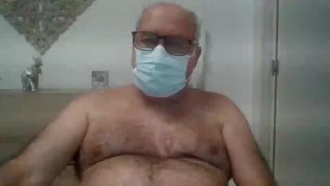 Snapshot of vic_manu chatting on January 15, 8:19 am vic_manu online show from January 15, 8:19 am