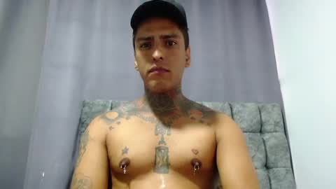Snapshot of vicctorzc chatting on June 9, 9:48 pm Victor cardenas online show from June 9, 9:48 pm