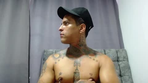 Snapshot of vicctorzc chatting on June 12, 10:30 pm Victor cardenas online show from June 12, 10:30 pm