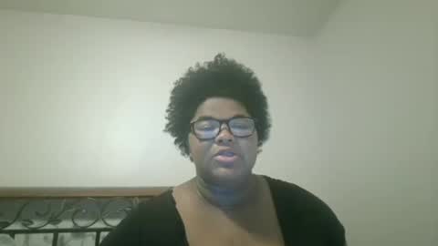 Snapshot of vickiryder56 chatting on May 19, 3:02 am vickiryder56 online show from May 19, 3:02 am