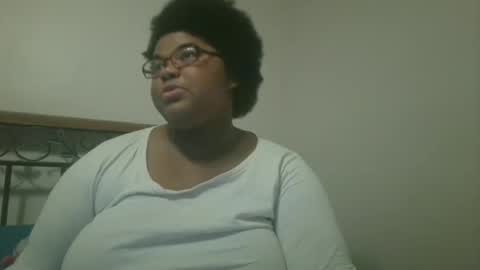 Snapshot of vickiryder56 chatting on May 20, 4:07 am vickiryder56 online show from May 20, 4:07 am