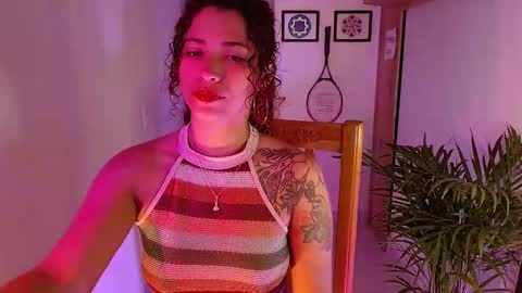 Snapshot of vicky_crazy chatting on January 8, 12:26 pm Vicky  online show from January 8, 12:26 pm