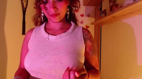 Snapshot of vicky_crazy chatting on February 9, 4:40 pm Vicky  online show from February 9, 4:40 pm