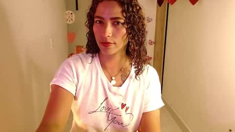 Snapshot of vicky_crazy chatting on February 12, 12:48 am Vicky  online show from February 12, 12:48 am