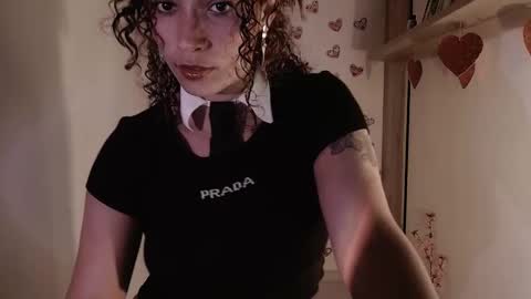 Snapshot of vicky_crazy chatting on February 24, 12:41 am Vicky  online show from February 24, 12:41 am