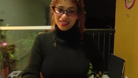 Snapshot of vicky_crazy chatting on October 25, 3:47 am Vicky  online show from October 25, 3:47 am