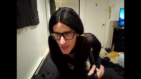 Snapshot of vicky_crossdresser chatting on October 22, 3:29 am vicky_crossdresser online show from October 22, 3:29 am