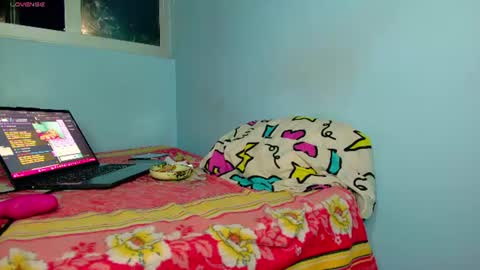 Snapshot of vicky_diamond09 chatting on July 27, 11:45 pm Victoria online show from July 27, 11:45 pm