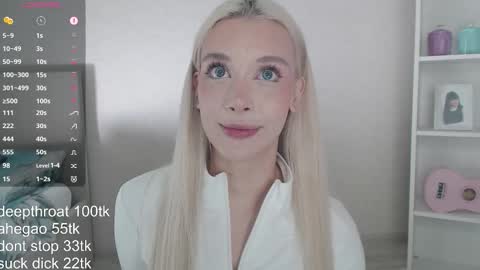 Snapshot of vickyfuckingdoll chatting on October 21, 10:43 pm vickyfuckingdoll online show from October 21, 10:43 pm