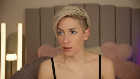 vickysecret96 online show from January 28, 5:35 pm