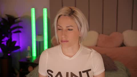 vickysecret96 online show from March 26, 6:02 pm