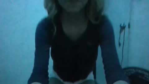 Snapshot of vickytranny chatting on March 12, 10:27 pm vickytranny online show from March 12, 10:27 pm