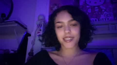 Goddess Victory  online show from December 8, 7:15 am