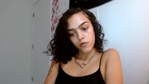 Goddess Victory  online show from September 9, 10:20 pm