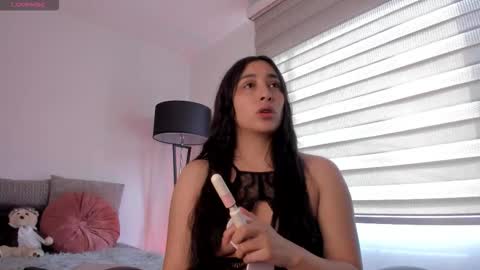 Victoria  online show from November 30, 1:37 pm