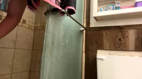 vicrobertson595 online show from April 13, 10:32 am