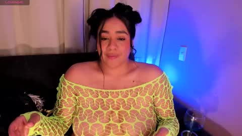 Snapshot of vicserna chatting on March 8, 2:45 am Victoria Serna online show from March 8, 2:45 am