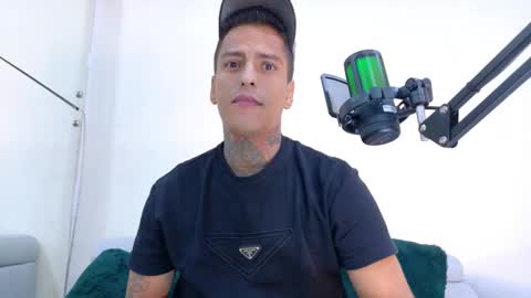 Snapshot of victor_montero chatting on October 21, 8:20 pm Victor online show from October 21, 8:20 pm