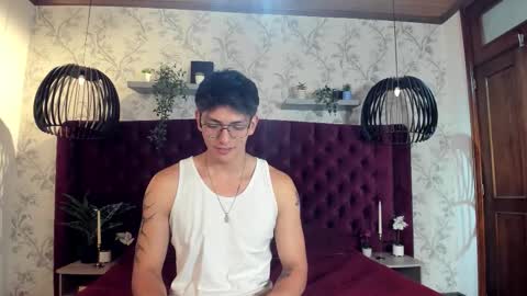 Snapshot of victor_oliveira_ chatting on March 26, 8:58 pm Victor Oliveira online show from March 26, 8:58 pm