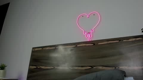 Victoria online show from December 6, 3:33 pm