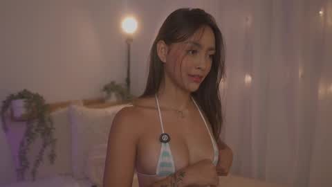 Snapshot of victoria__rossi chatting on May 28, 1:19 pm online show from May 28, 1:19 pm