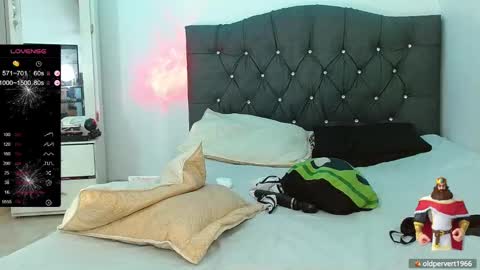 Victoria  independent model online show from January 27, 7:24 pm