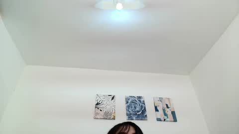 Snapshot of victoria_bliss chatting on April 13, 6:35 pm victoria_bliss online show from April 13, 6:35 pm