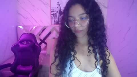 victoria_castillo_b online show from March 12, 3:13 am