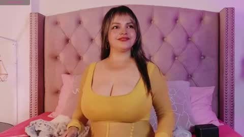 victoria_cherry_ online show from December 15, 11:25 am