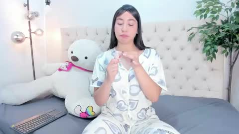 Victoria online show from March 3, 7:20 pm