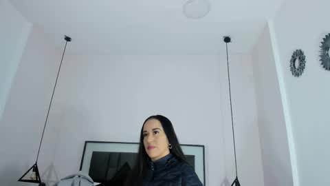 valentina online show from November 22, 9:30 am