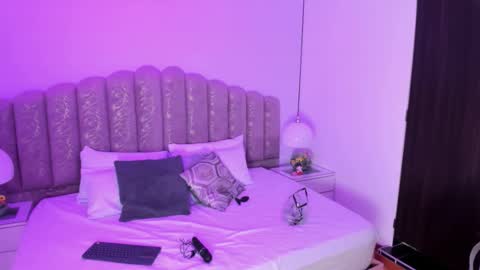 valentina online show from January 15, 12:10 pm