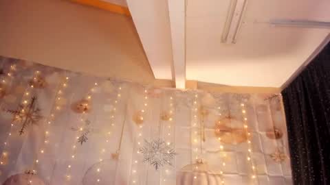 diorvictoria9 online show from January 28, 9:40 pm