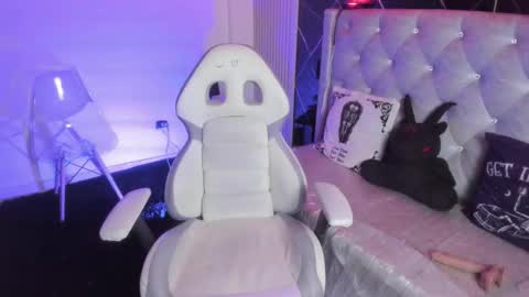 victoria_floyd1 online show from November 29, 8:12 pm