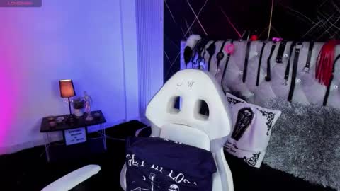 victoria_floyd1 online show from May 23, 2:06 am