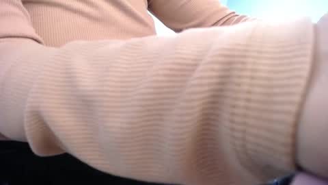 Victoria online show from November 12, 1:00 pm