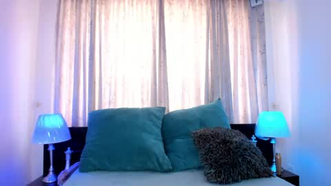 Snapshot of victoria_kim_lee chatting on June 7, 1:48 pm Victoria online show from June 7, 1:48 pm