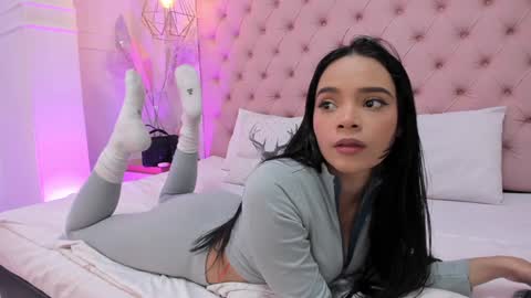 Snapshot of victoria_kitt chatting on January 19, 7:26 pm victoria_kitt online show from January 19, 7:26 pm