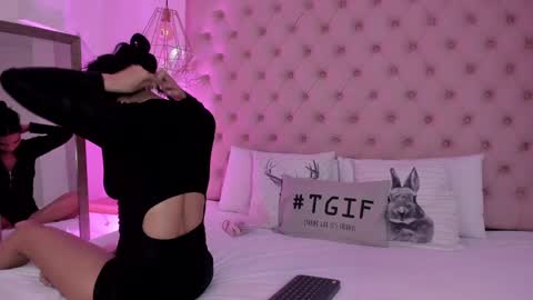Snapshot of victoria_kitt chatting on February 26, 7:16 pm victoria_kitt online show from February 26, 7:16 pm